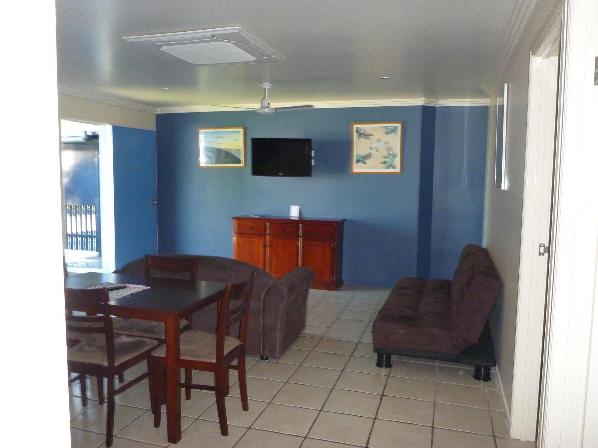 Emu Park Motel Экстерьер фото