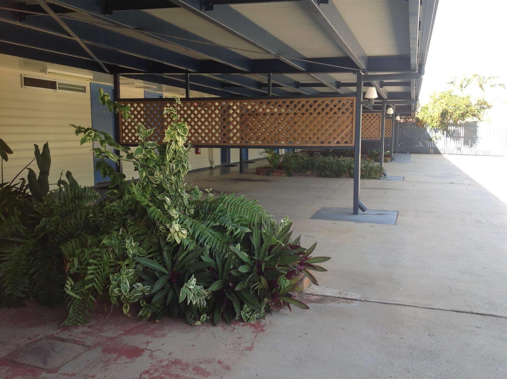 Emu Park Motel Экстерьер фото